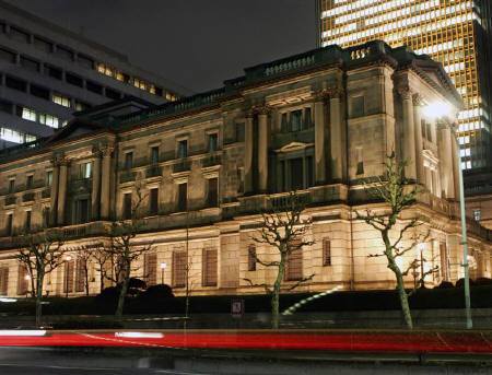 日本銀行が異次元緩和継続