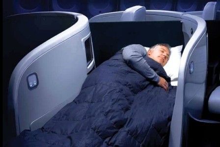 飛行機のフルフラットシート