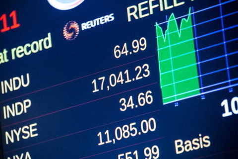 2015年の世界経済について語る