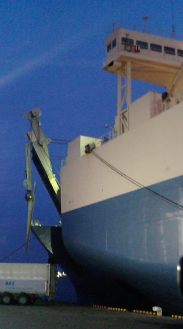 5714ea3b.jpg