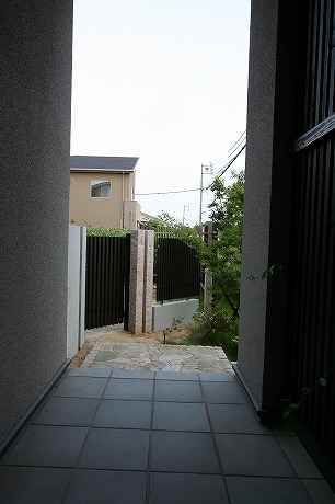 玄関から