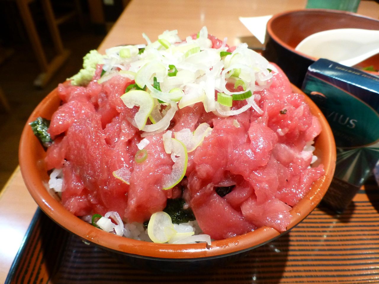 どひゃ〜すごいボリューム!マグロ中落ちセット特盛!