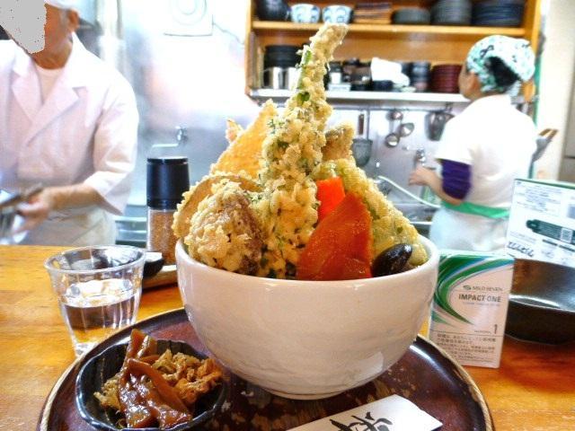 超高層天ぷらタワーの高さは、なんと20センチ超え!