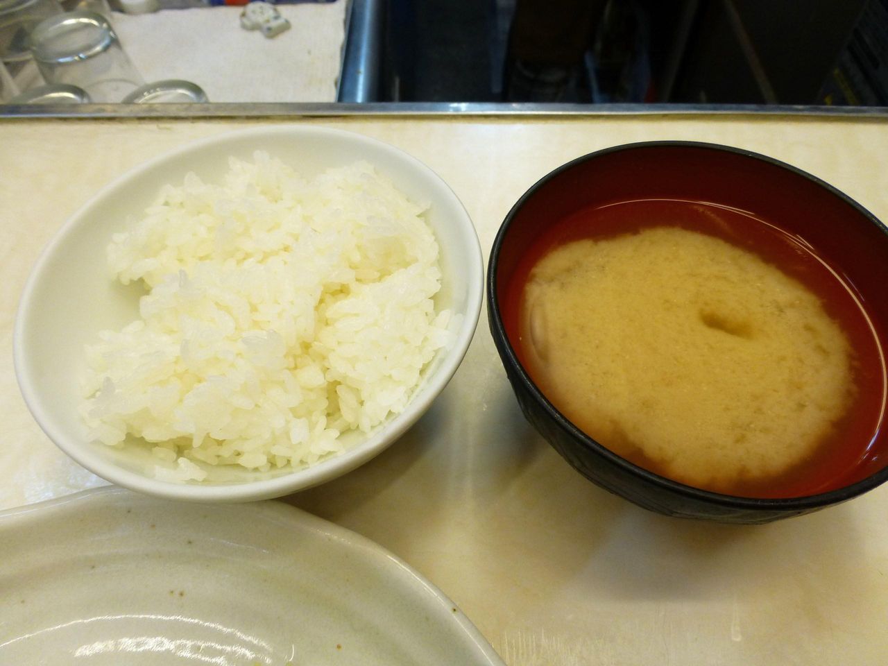 シジミのみそ汁と1杯目のライス!