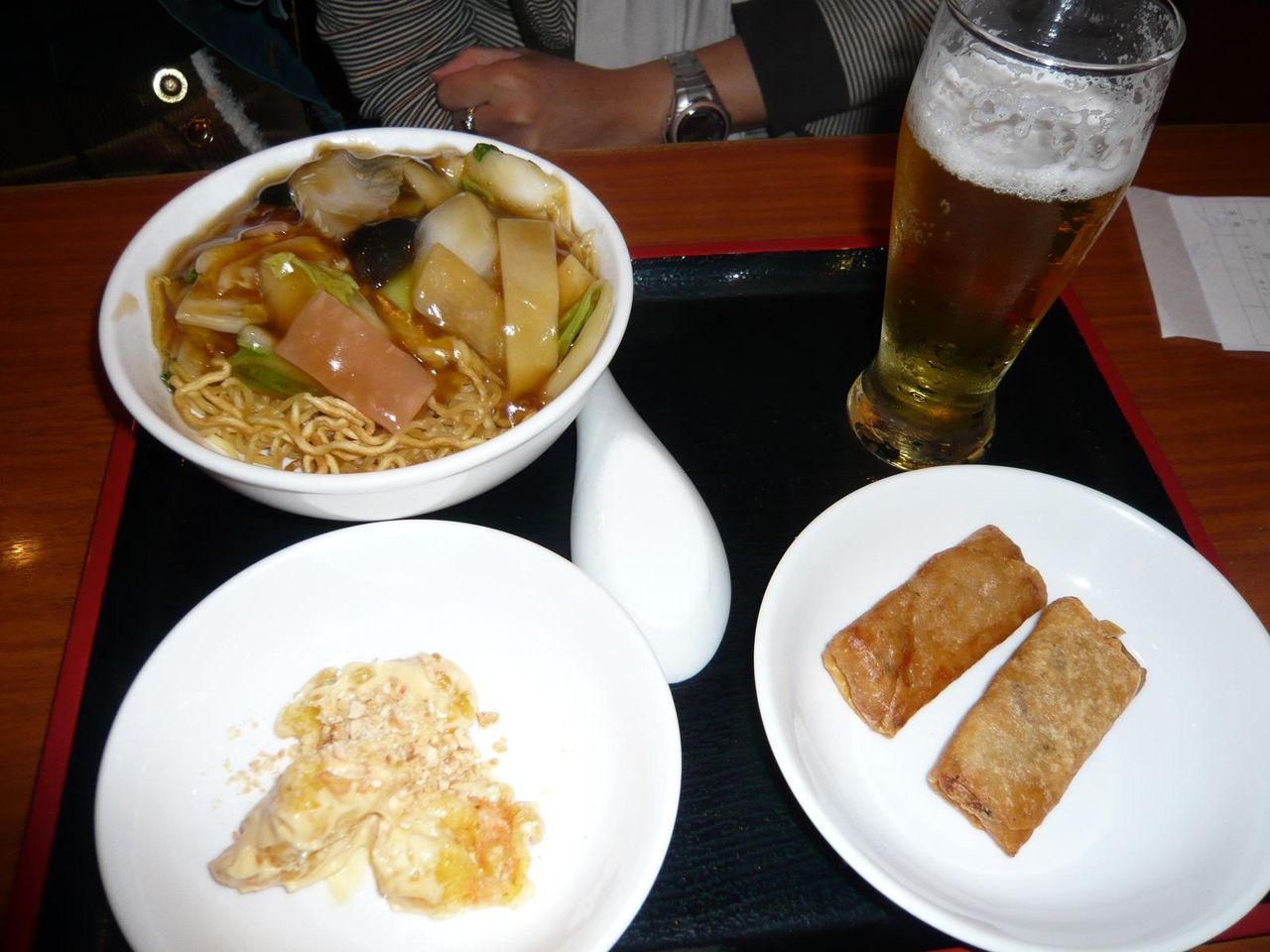 4品800円ランチ・・・ヤワヤキソバ、エビマヨ、春巻き、一口ビール
