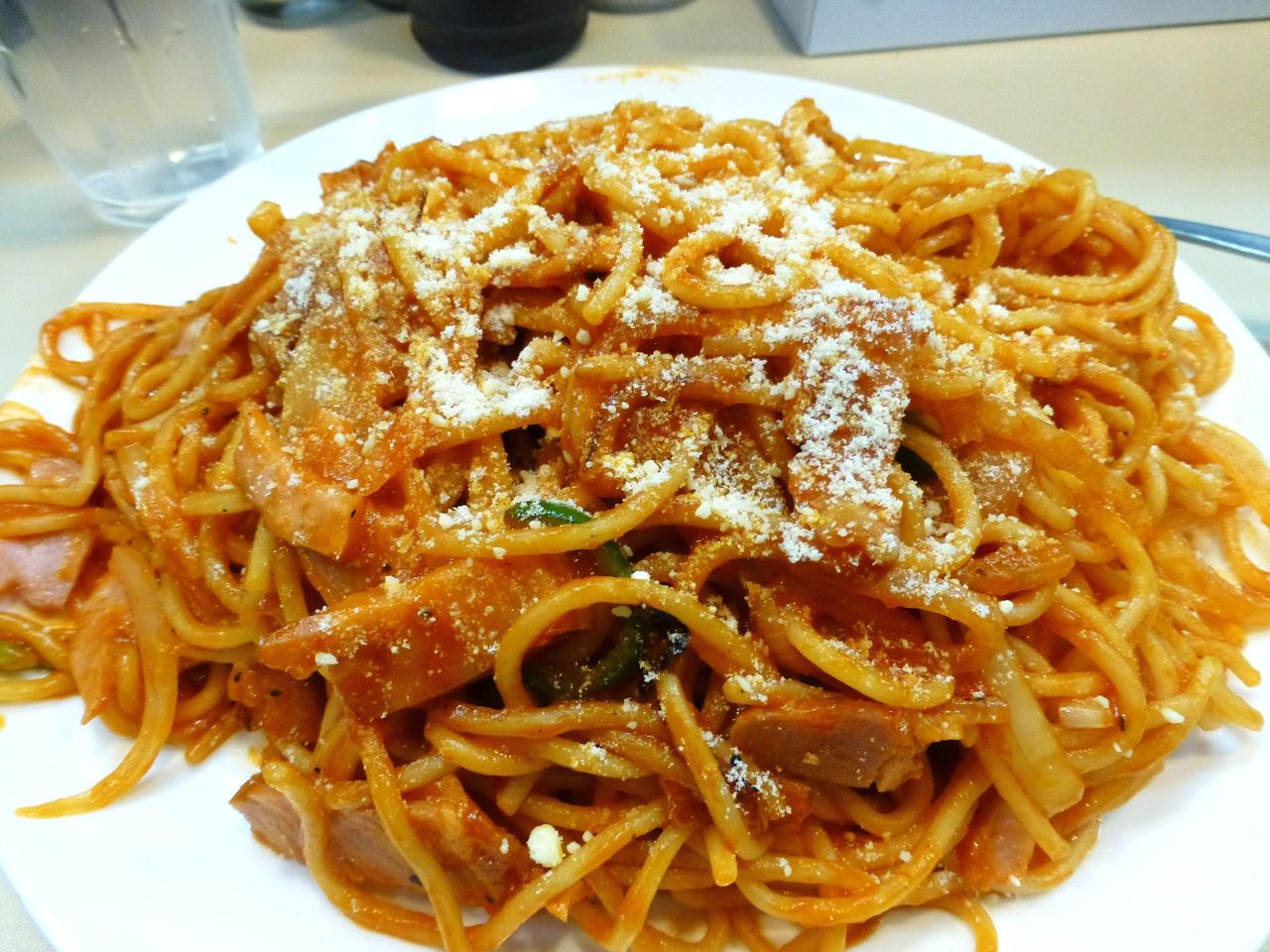 粉チーズをタップリかけて、夢中で食べちゃいます!