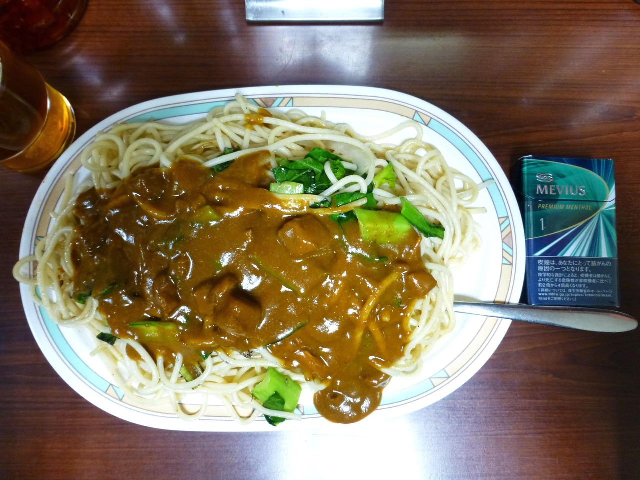インディアン(横綱)は、直径30センチのデカ皿を使用!