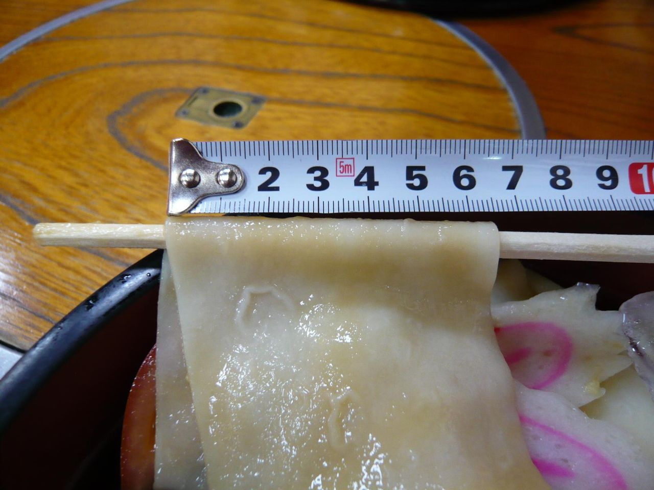 川幅うどんの幅は、なんと6.5センチ!