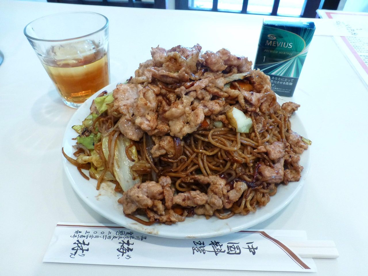 うわ〜デカッ!肉ソース焼きそば大盛1,050円