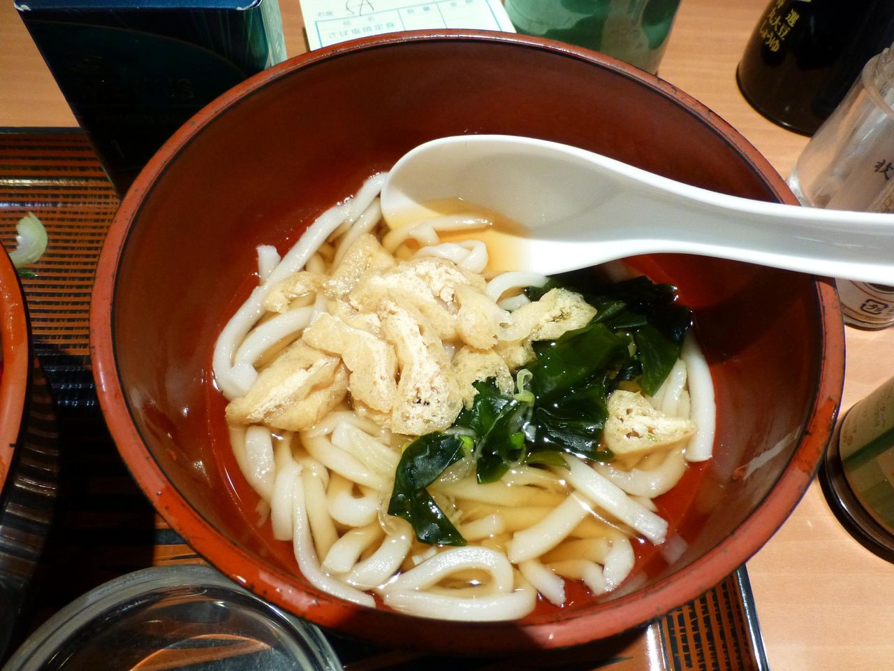 豚汁または冷やしかけうどんを選べます!