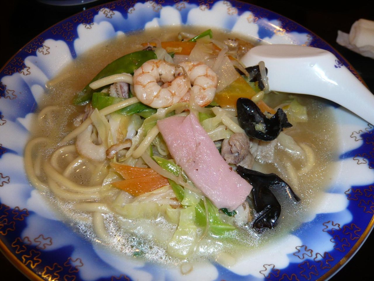 鳥ガラスープであっさり上品な味わい!・・・ちゃんぽん840円