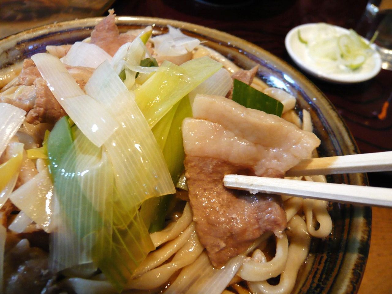 豚肉の脂身が旨みを出しています!