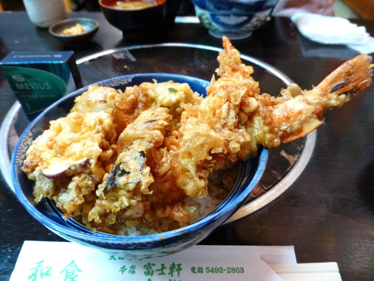 豪快な盛り付けで、見るからに旨そう!