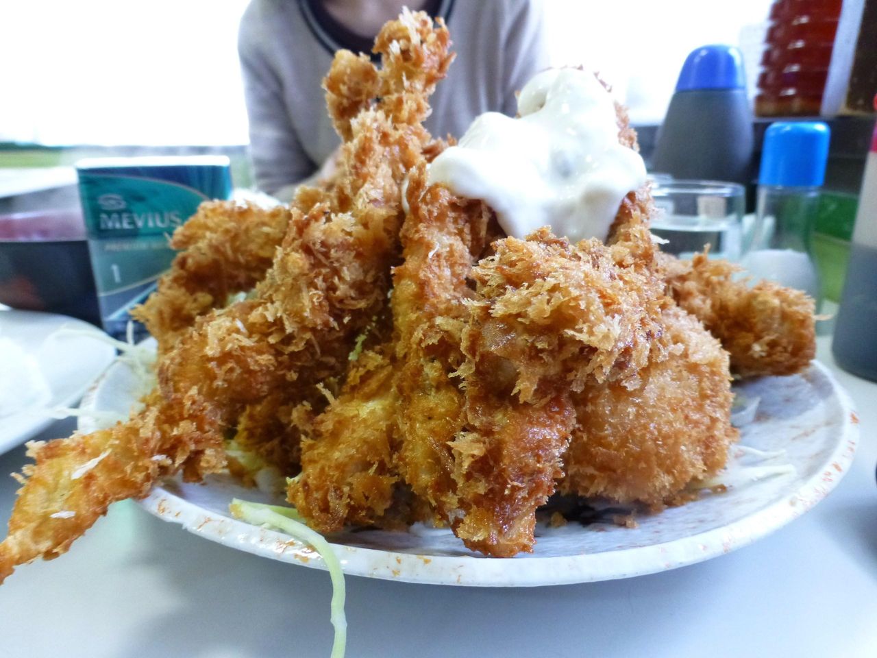 揚げ物を積み上げて、凄いことになってます!