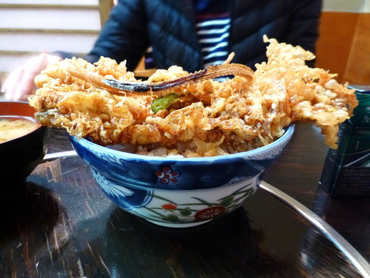 テレビで紹介された人気メニュー、穴子天丼1,470円