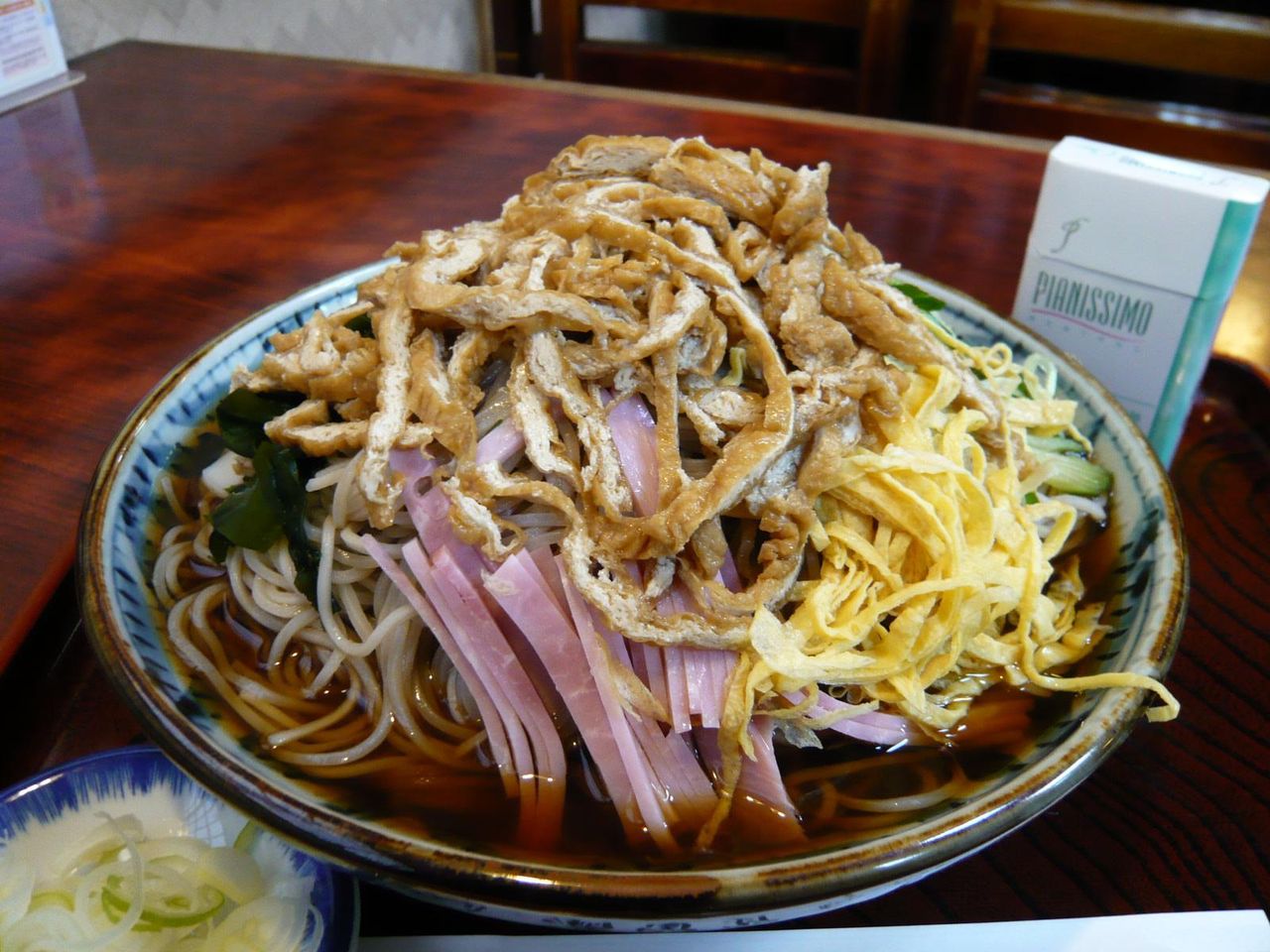 駒場東大「満留賀」の冷やしきつねそば大盛900円