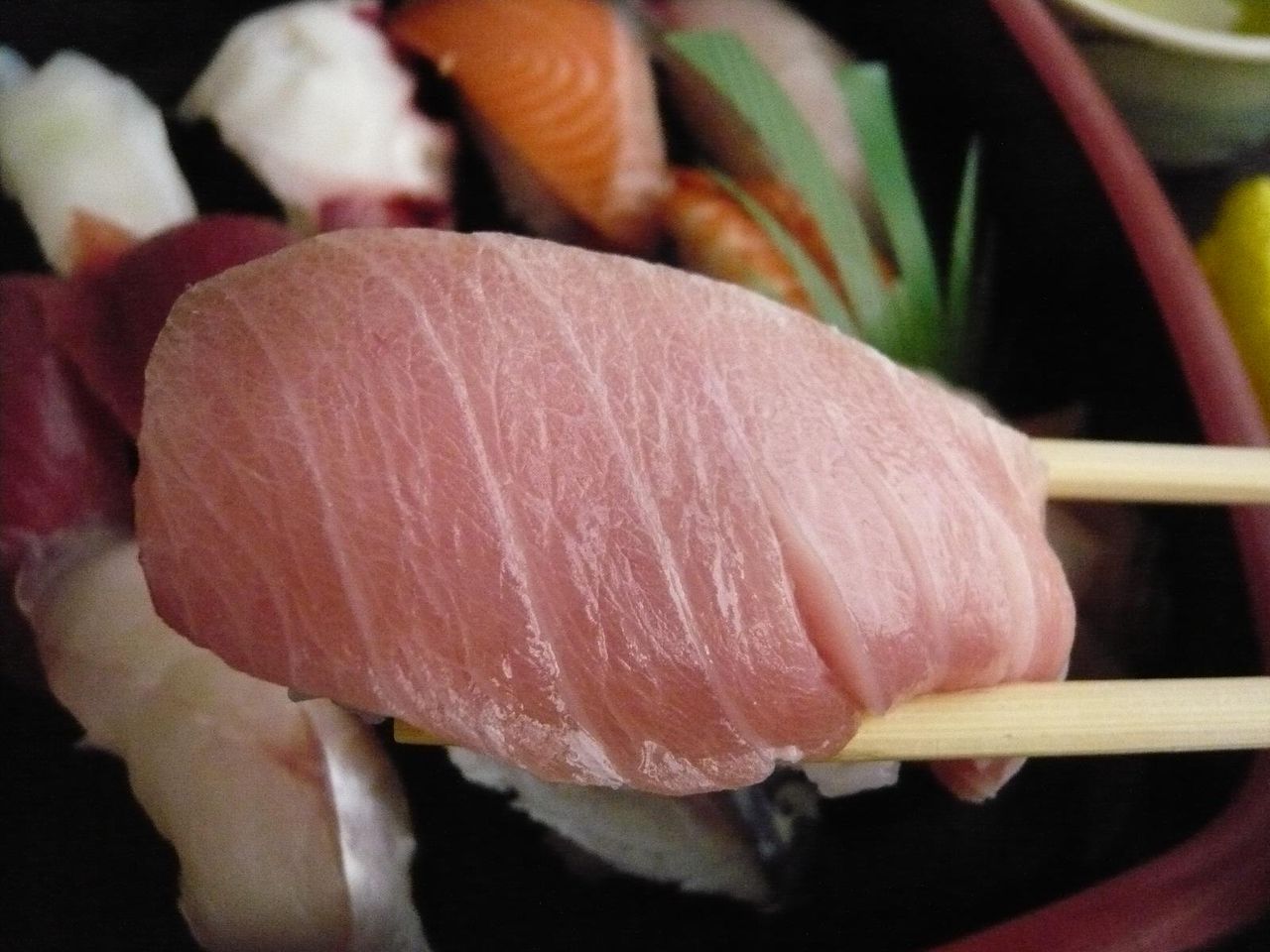中トロも、脂がのって、食べ応えがあるぞ!