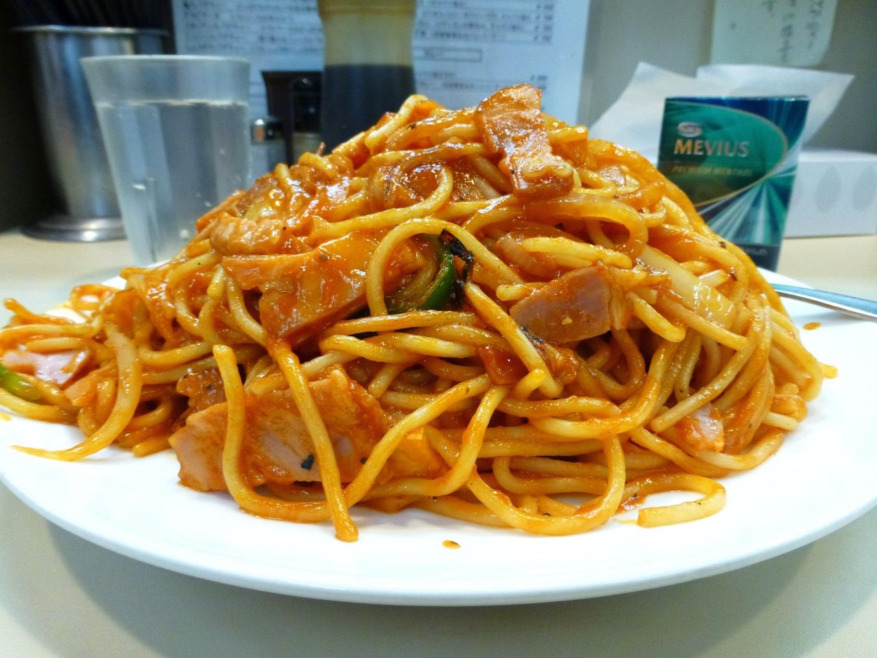 ナポリタン大盛は、なかなか豪快な盛り付けです!