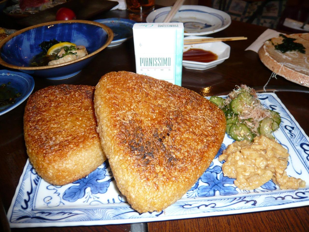日本昔話に出てきそうな、大きな焼きおにぎり!