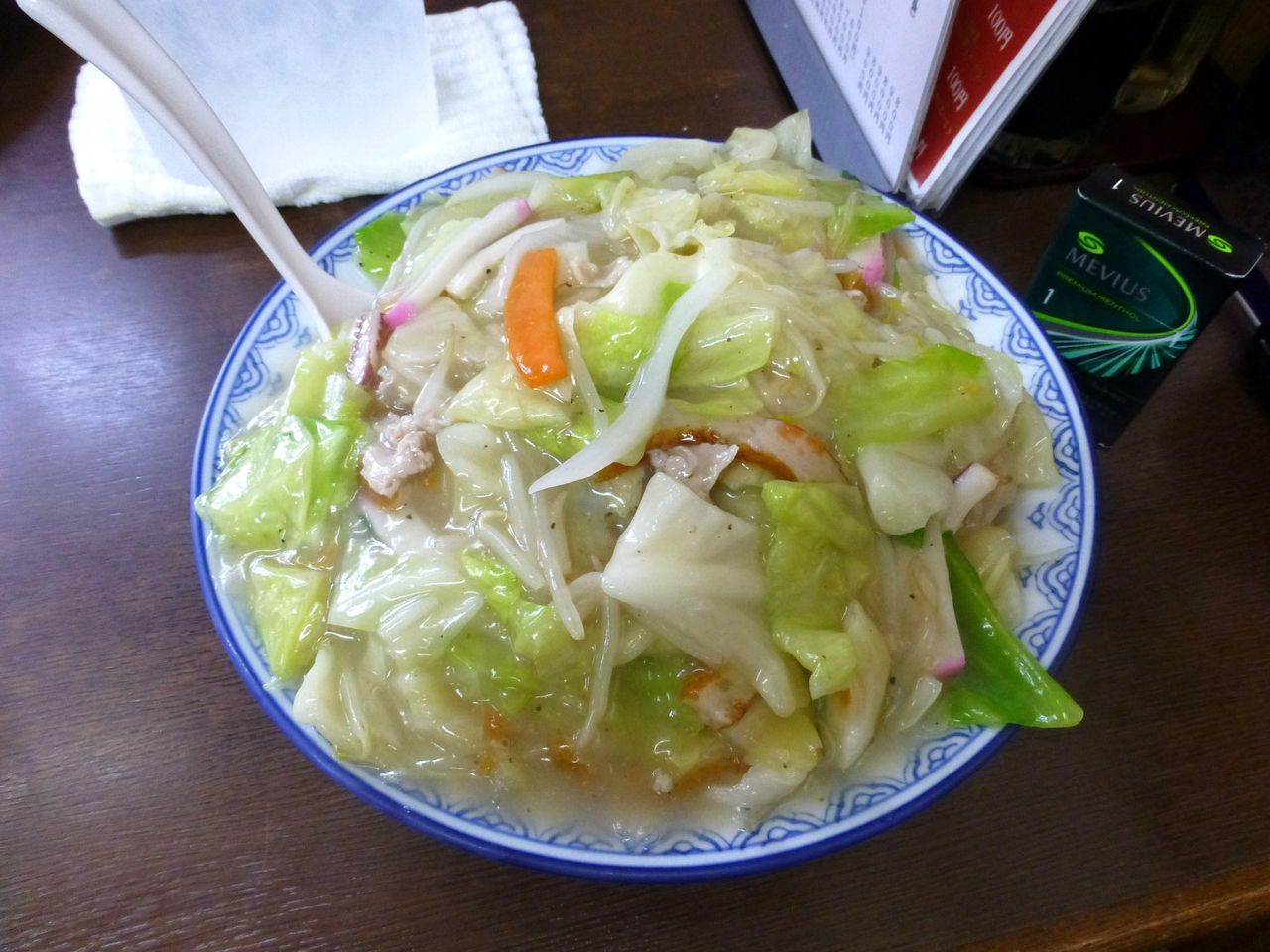 うわ〜デカッ!太麺皿うどん大盛900円