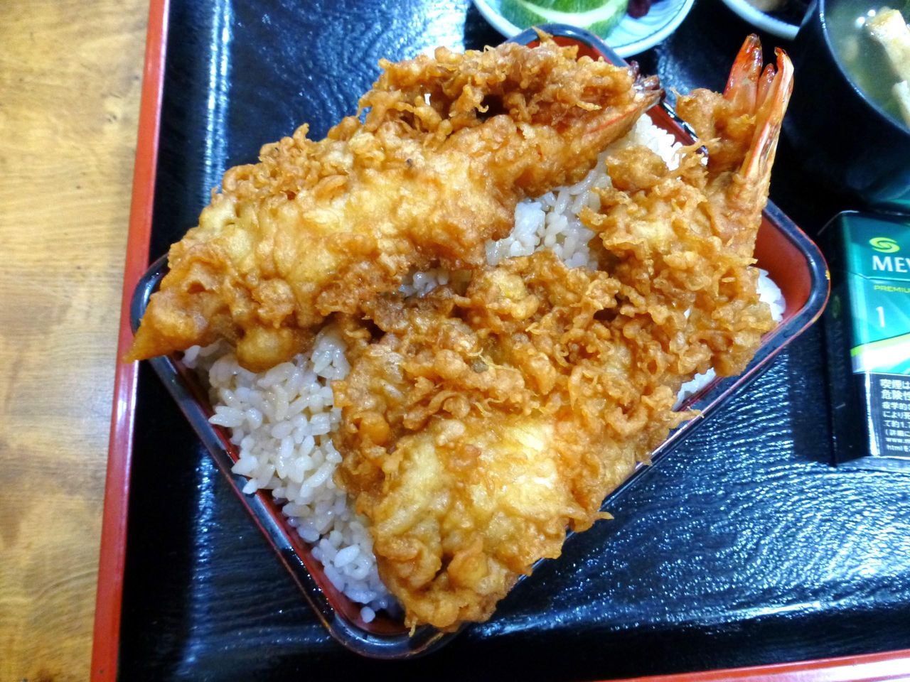 見た目も豪華で、とても美味しそうな天丼!