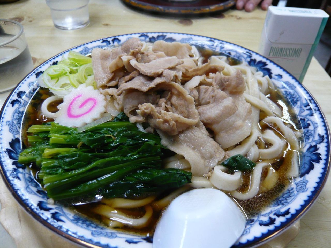 大助うどんの人気メニュー・・・肉うどん(大)1,100円