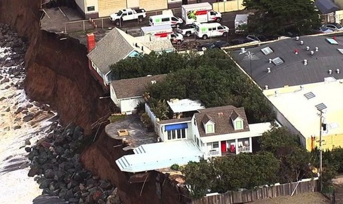 【画像】海沿いの崖が崩れて崩落中のカリフォルニアの町が怖すぎる!!の画像(11枚目)
