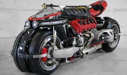 バイク?エンジン?4700ccのエンジン搭載の化け物のようなバイク!!の画像(7枚目)