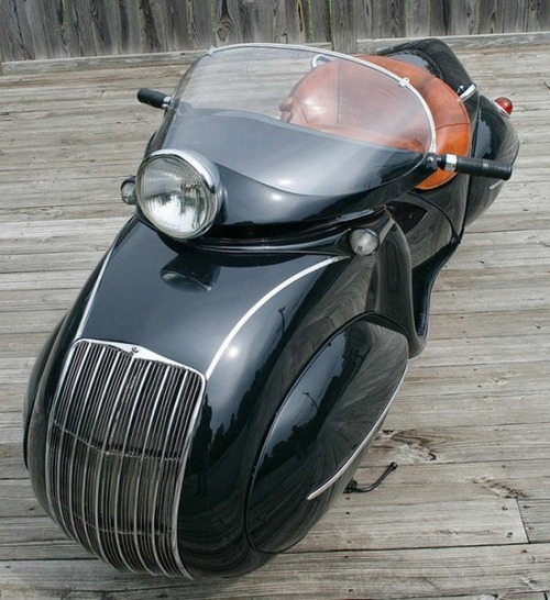 古いけど未来的!?50年以上前に作られたバイクがカッコいい!!の画像(1枚目)