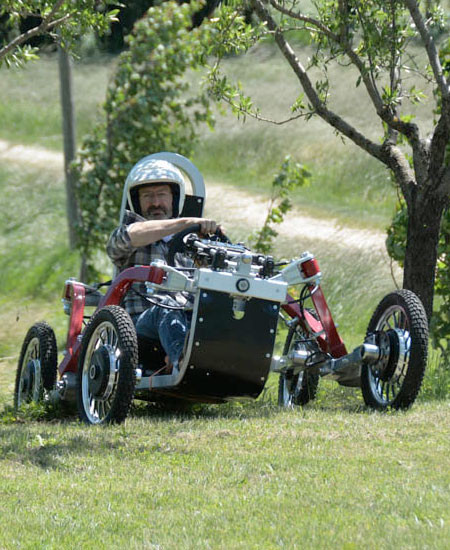 走破性抜群!完全に四輪が独立したカートのような四輪車が凄い!!の画像(8枚目)