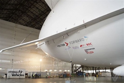 世界最大の飛行船「Airlander10」の画像(20枚目)