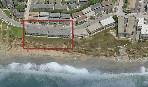 【画像】海沿いの崖が崩れて崩落中のカリフォルニアの町が怖すぎる!!の画像(3枚目)