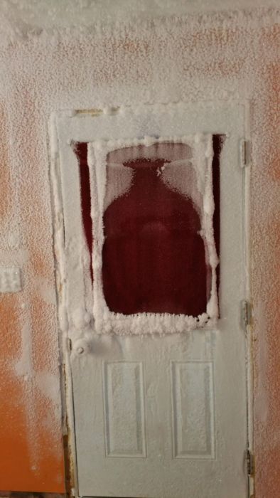 【画像】カナダの冬の室内がちょっとイカレてる・・・の画像(7枚目)