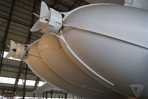 世界最大の飛行船「Airlander10」の画像(4枚目)