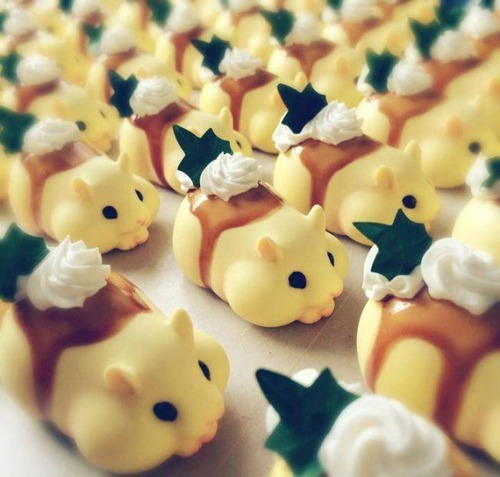 【画像】本物のハムスターそっくりで本物より可愛いハムスターのケーキが凄いwwwの画像(2枚目)