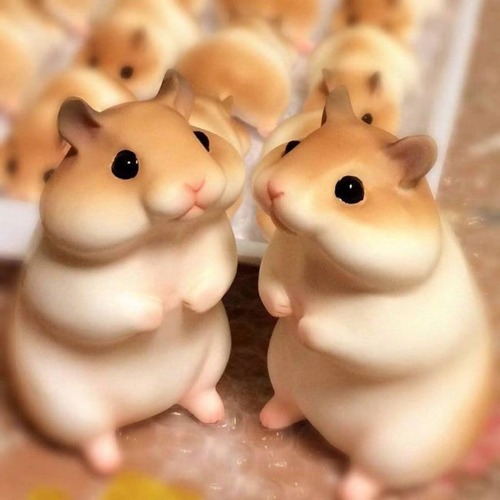 【画像】本物のハムスターそっくりで本物より可愛いハムスターのケーキが凄いwwwの画像(5枚目)