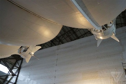 世界最大の飛行船「Airlander10」の画像(2枚目)