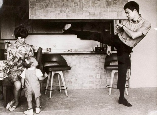ブルース・リーの幸せそうな私生活の画像の数々!!の画像(1枚目)