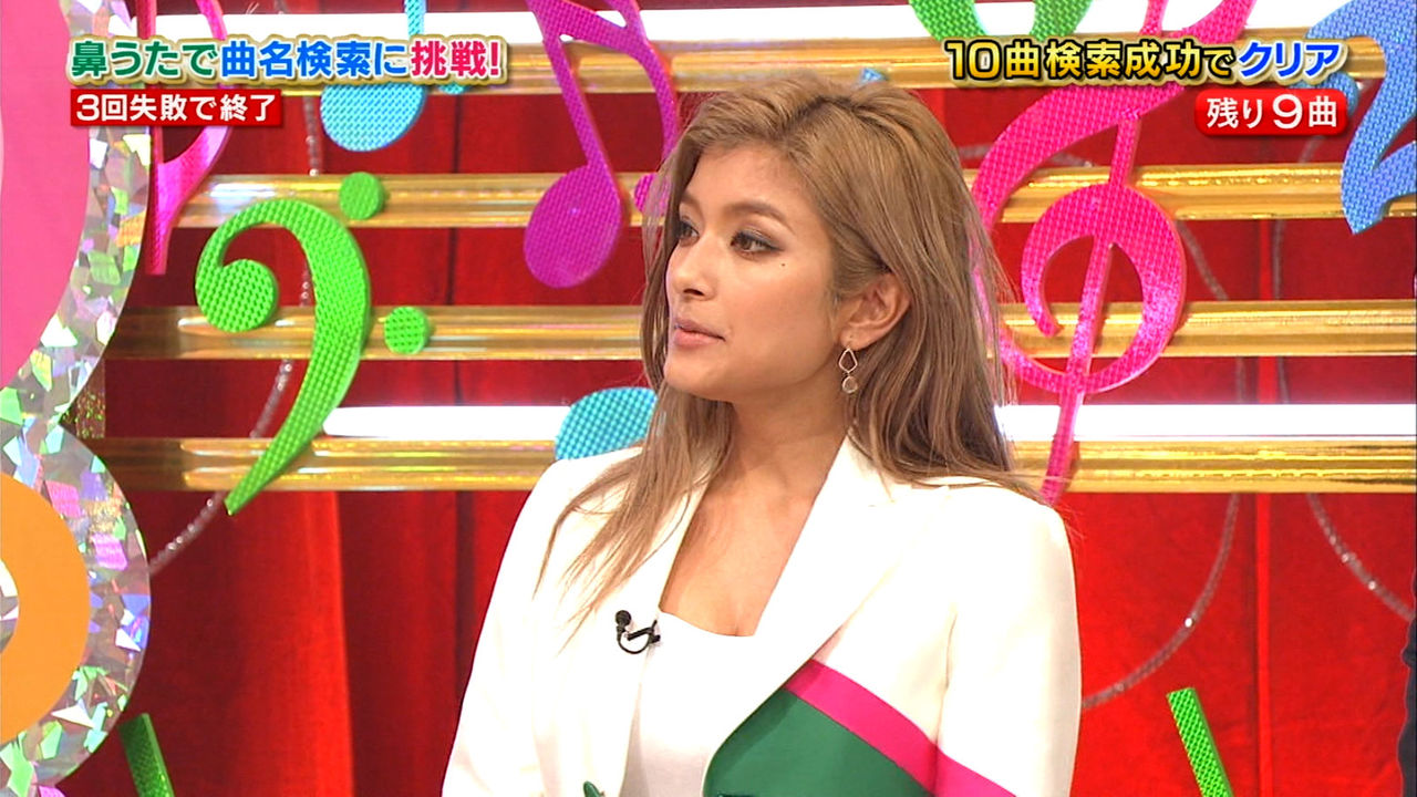 【悲報】ローラ、AV女優みたいな雰囲気になる