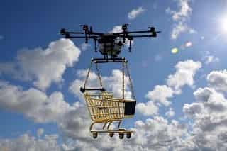 drone-2816244_640-min