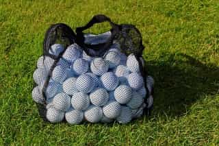 golf-balls-965923_640 (1)-min