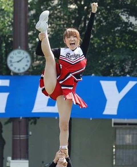 ハイキックパンチラ