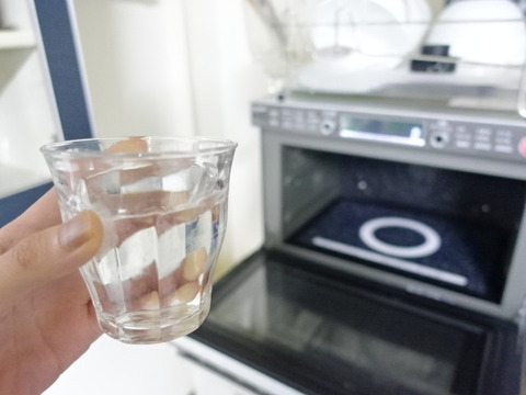 何で電子レンジって水