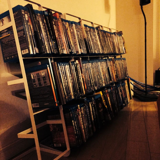 CD、DVD、ブルーレイ、ゲームソフトなどの物理メディアって将来的にどうなると思う?将来的には全部ダウンロードになって消えさり草?