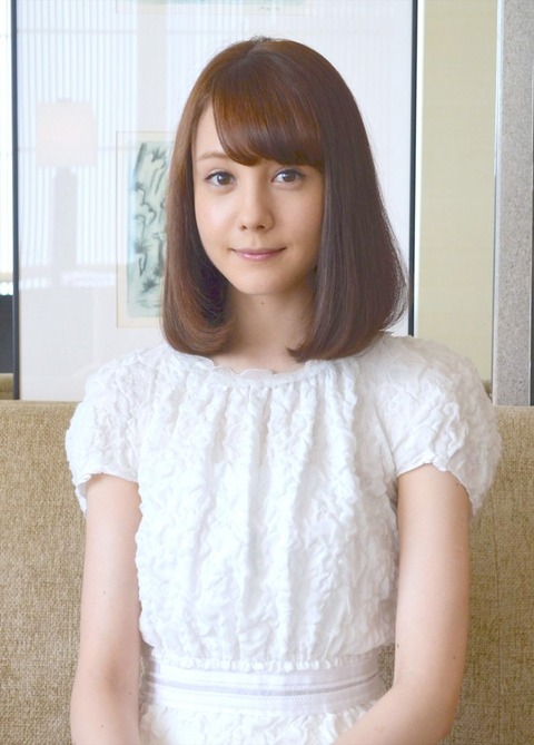 トリンドル玲奈