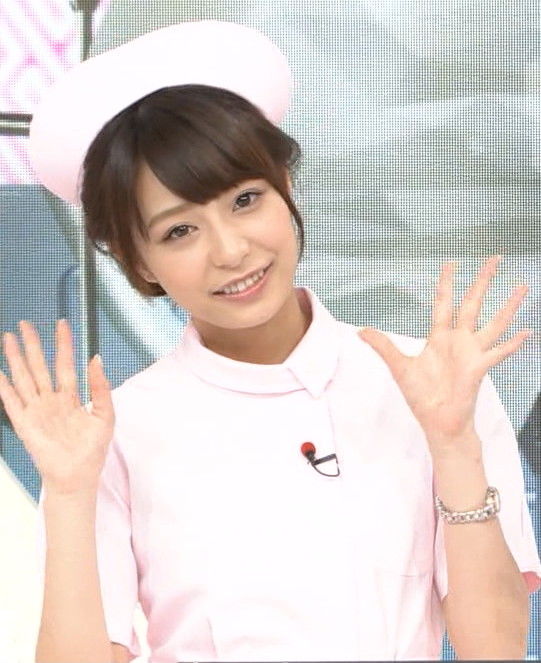宇垣美里アナ(25)のヨガポーズとナースコスがエロい!デカ尻と突き出たおっぱいがたまらん!