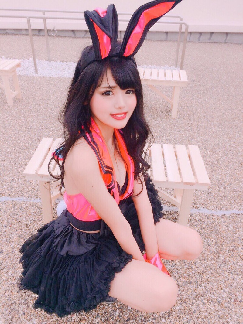 古川モカ(17)私と社長。のお札ビキニ姿がエロいww【エロ画像】｜芸能エロチャンネル