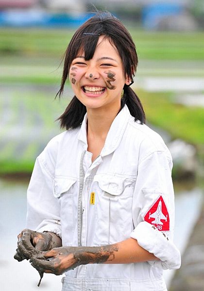 【愛媛松山】農業アイドル「大本萌景」さんの死、遺族が所属事務所を提訴へ=背景にパワハラ「辞めるなら違約金1億円」