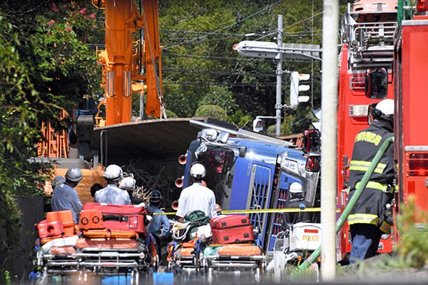 【千葉トレーラー横転】鉄筋8トン超過積載か　容疑者は家族が経営する運送会社勤務