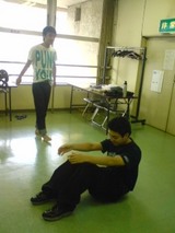 早口言葉でトチった安齋、自主的に腹筋。